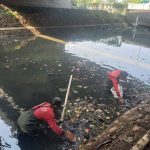 Mengalir Tanpa Hambatan: Kolaborasi Warga dan Pemerintah Bersihkan Kali Kolong Tol Jatiwarna